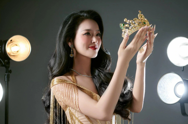 Tin tức giải trí 24-8: Bùi Khánh Linh thi Miss Intercontinental 2024; Suga (BTS) cúi đầu xin lỗi