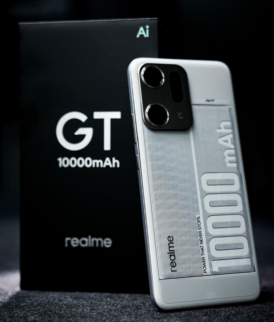realme GT 7 Series - 'Kẻ hủy diệt flagship 2025' chính thức ra mắt trên toàn cầu, cùng phiên bản đặc biệt Dream Edition hợp tác với Aston Martin Aramco F1 Team